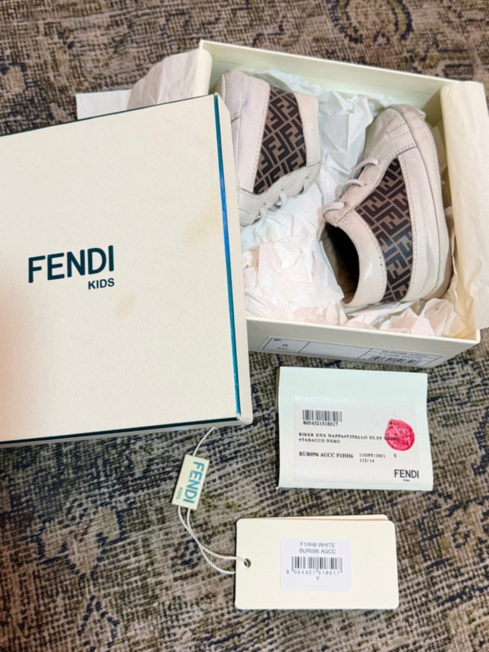 Fendi Kids unisex baby White and Tabacco Brown FF Logo calfskin Leather Sneakers